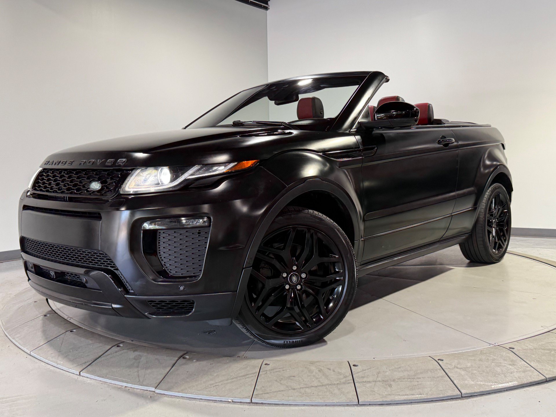 Used 2018 Land Rover Range Rover Evoque HSE Dynamic AWD/4WD image 1