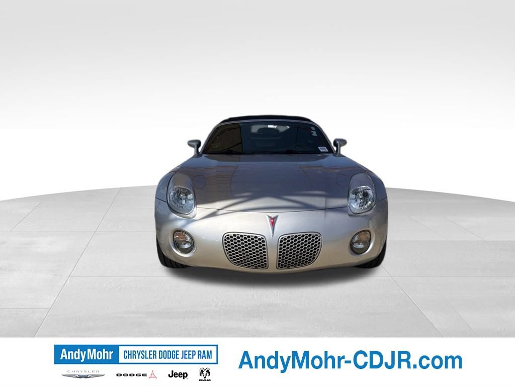 Used 2007 Pontiac Solstice Convertible w/ Premium Package RWD image 2