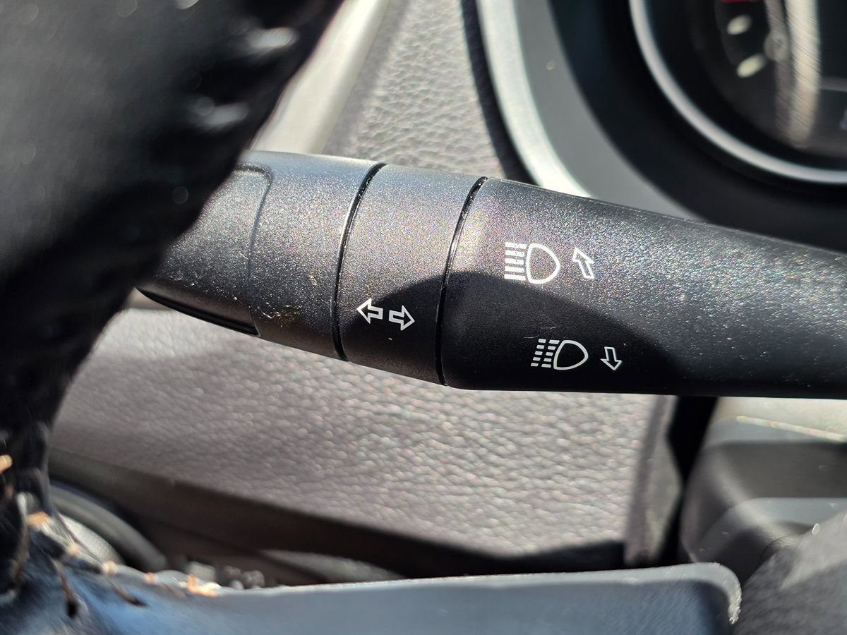 Used 2018 Jeep Compass Latitude w/ Popular Equipment Group FWD image 37