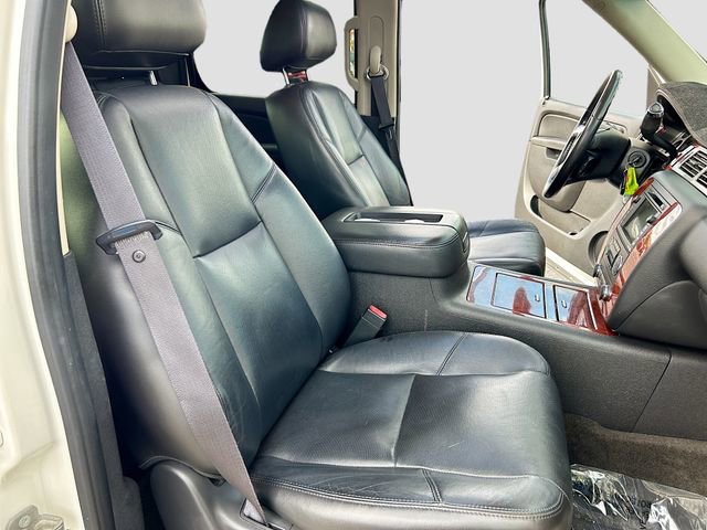 Used 2011 Chevrolet Avalanche LTZ AWD/4WD image 27