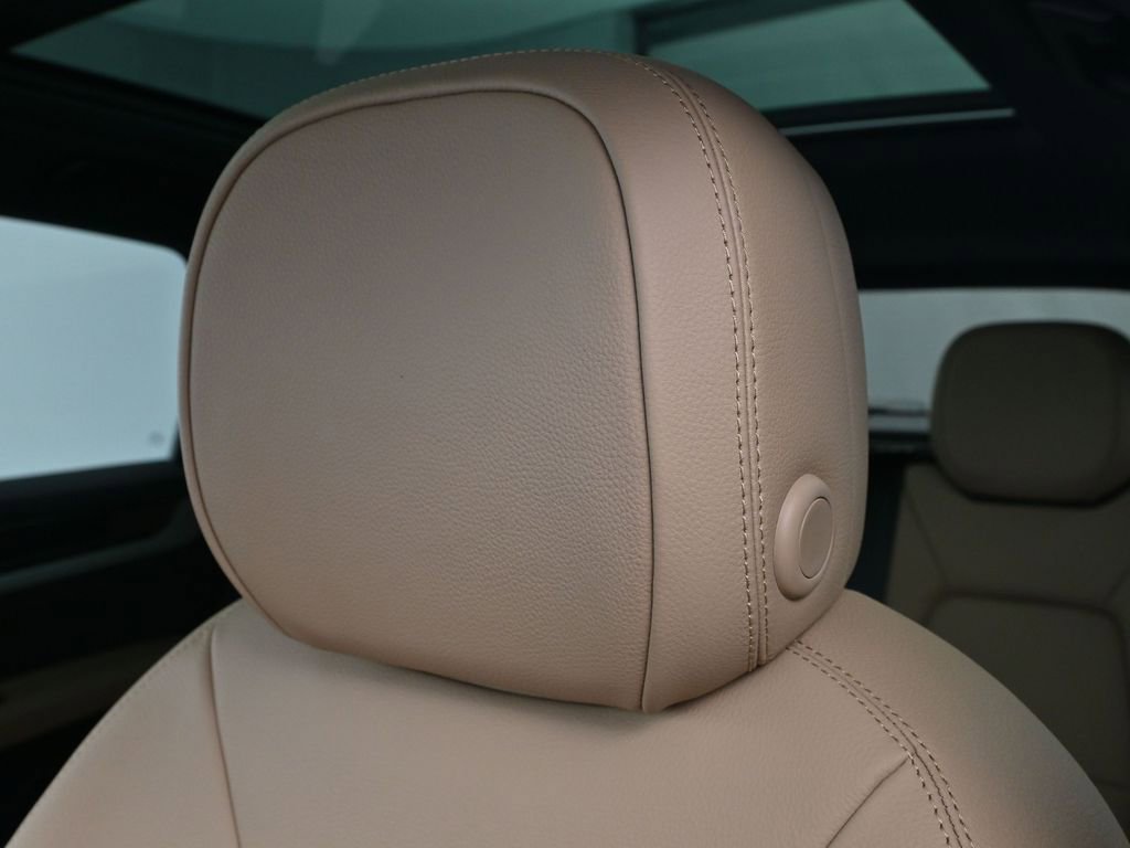 New 2026 Porsche Cayenne image 19