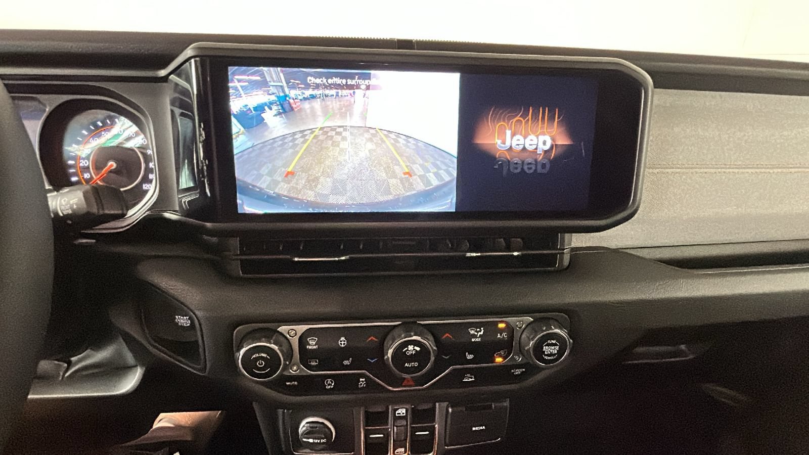 Used 2024 Jeep Wrangler Unlimited Sport AWD/4WD image 27