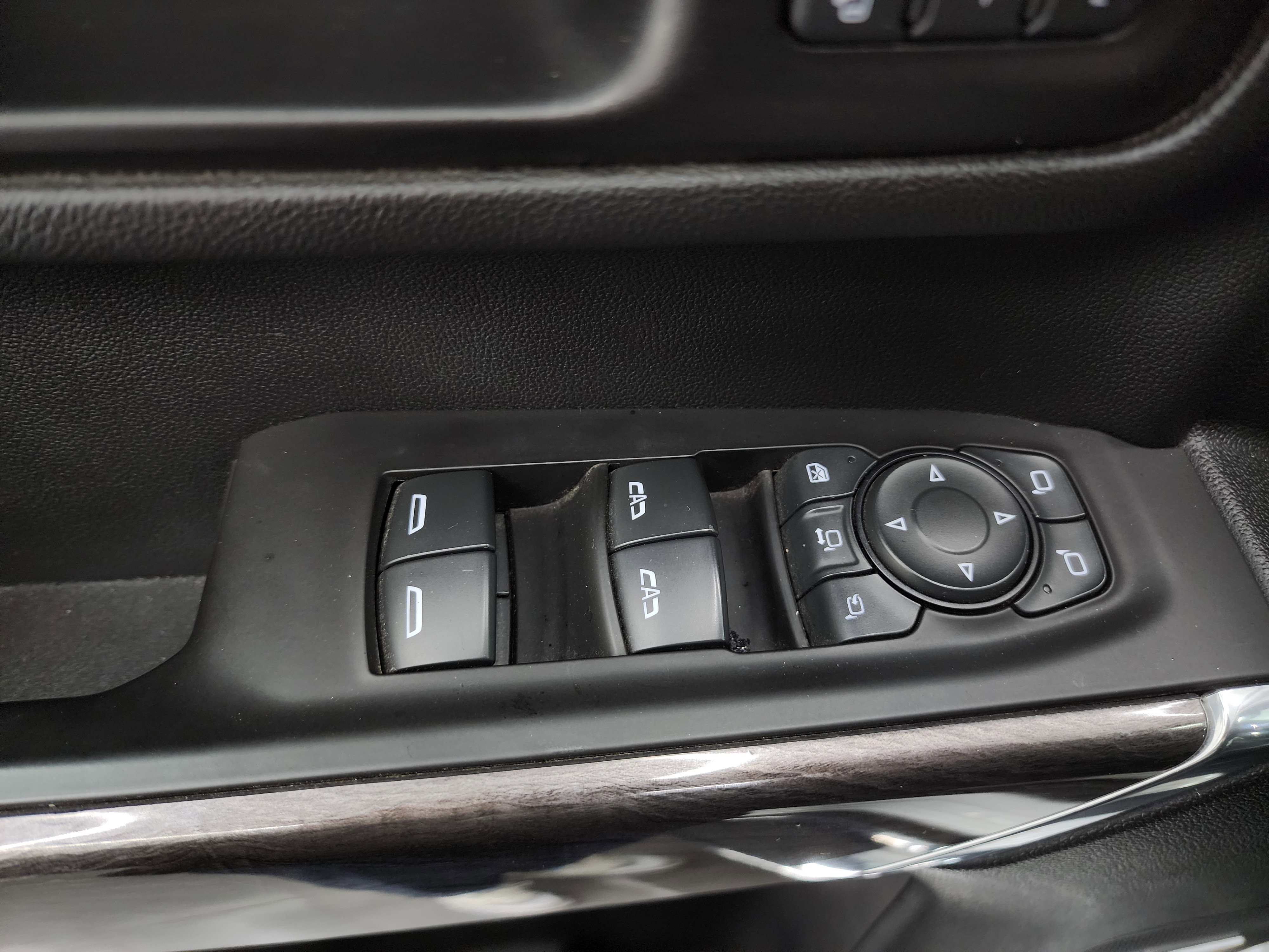 Used 2020 Chevrolet Silverado 3500 LTZ w/ LTZ Plus Package image 45