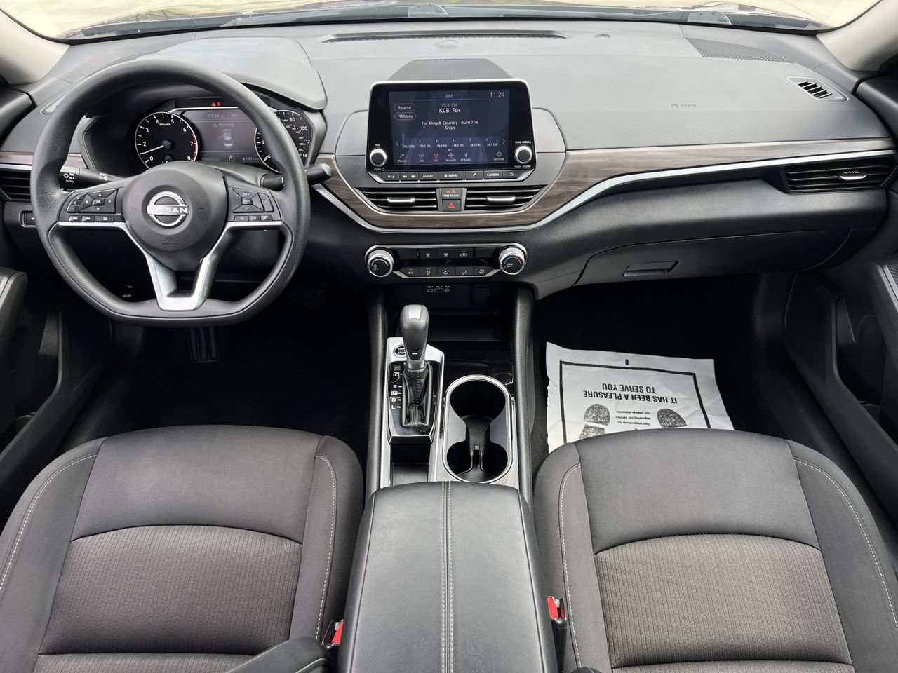 Used 2024 Nissan Altima 2.5 SV FWD image 8