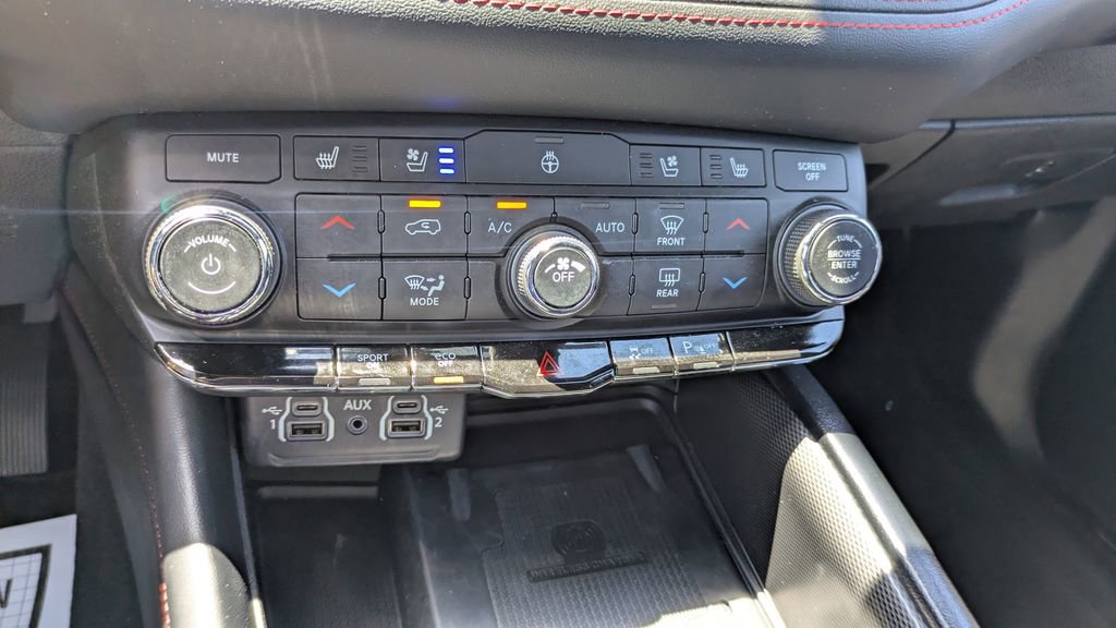 Used 2024 Dodge Durango R/T AWD/4WD image 17