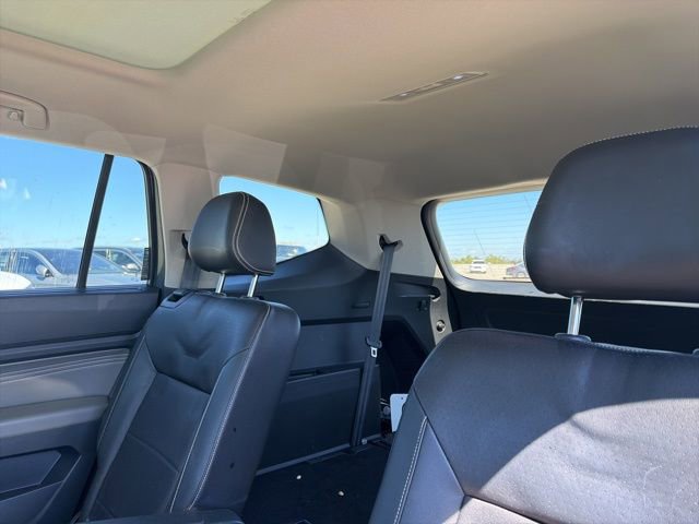 Used 2022 Volkswagen Atlas SE w/ Panoramic Sunroof Package image 11
