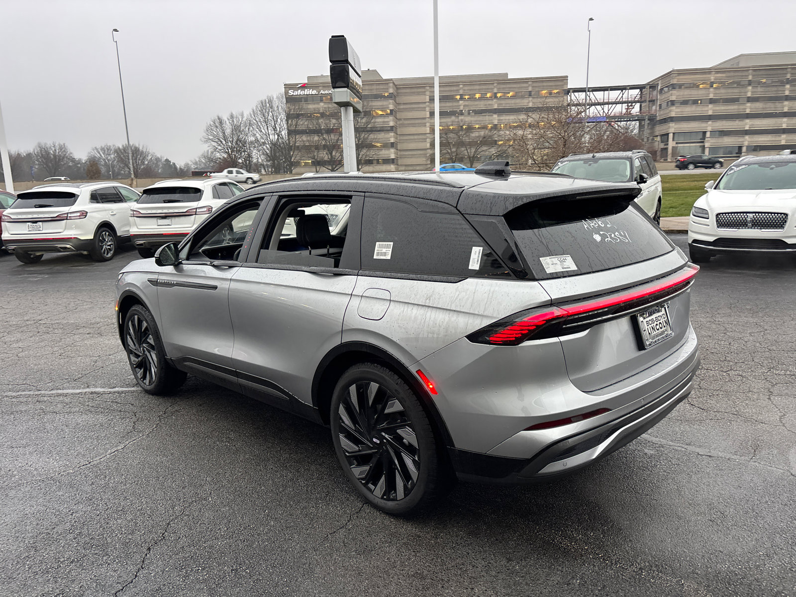New 2026 Lincoln Nautilus Reserve w/ Jet Appearance Package image 5