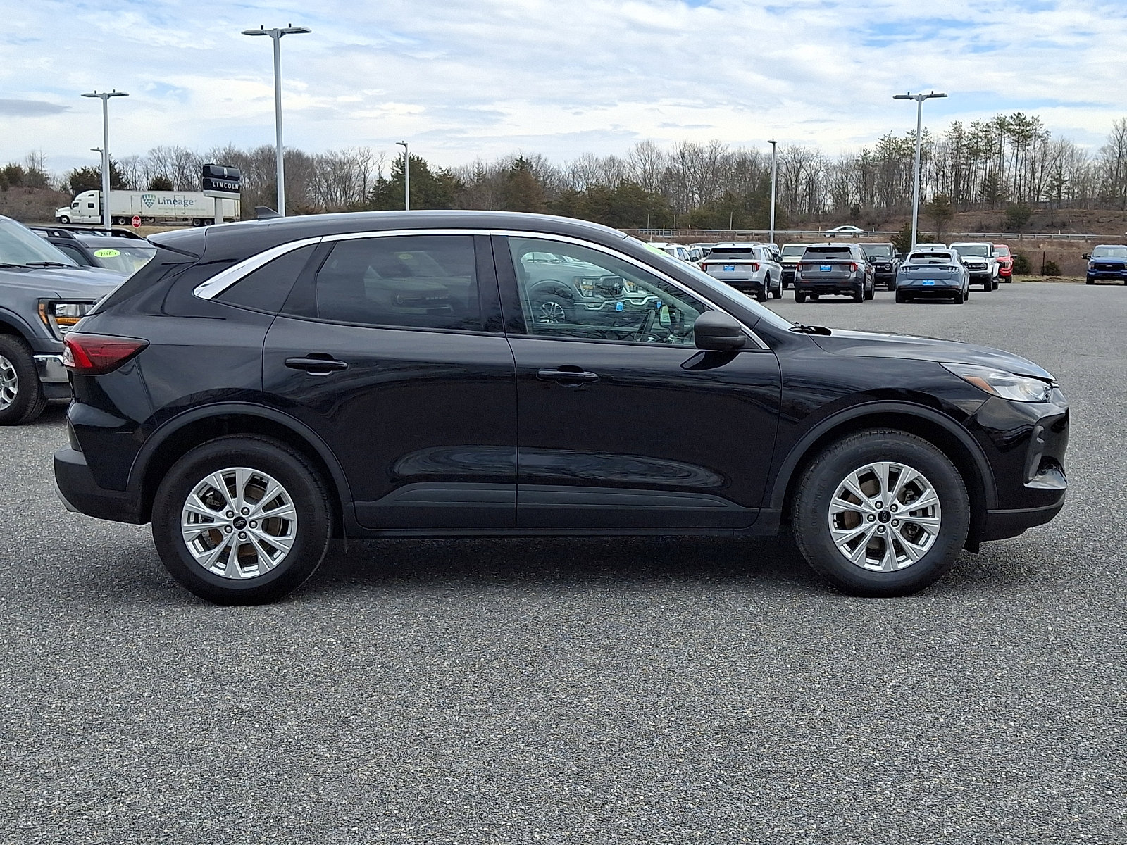 Certified 2023 Ford Escape Active AWD/4WD image 7