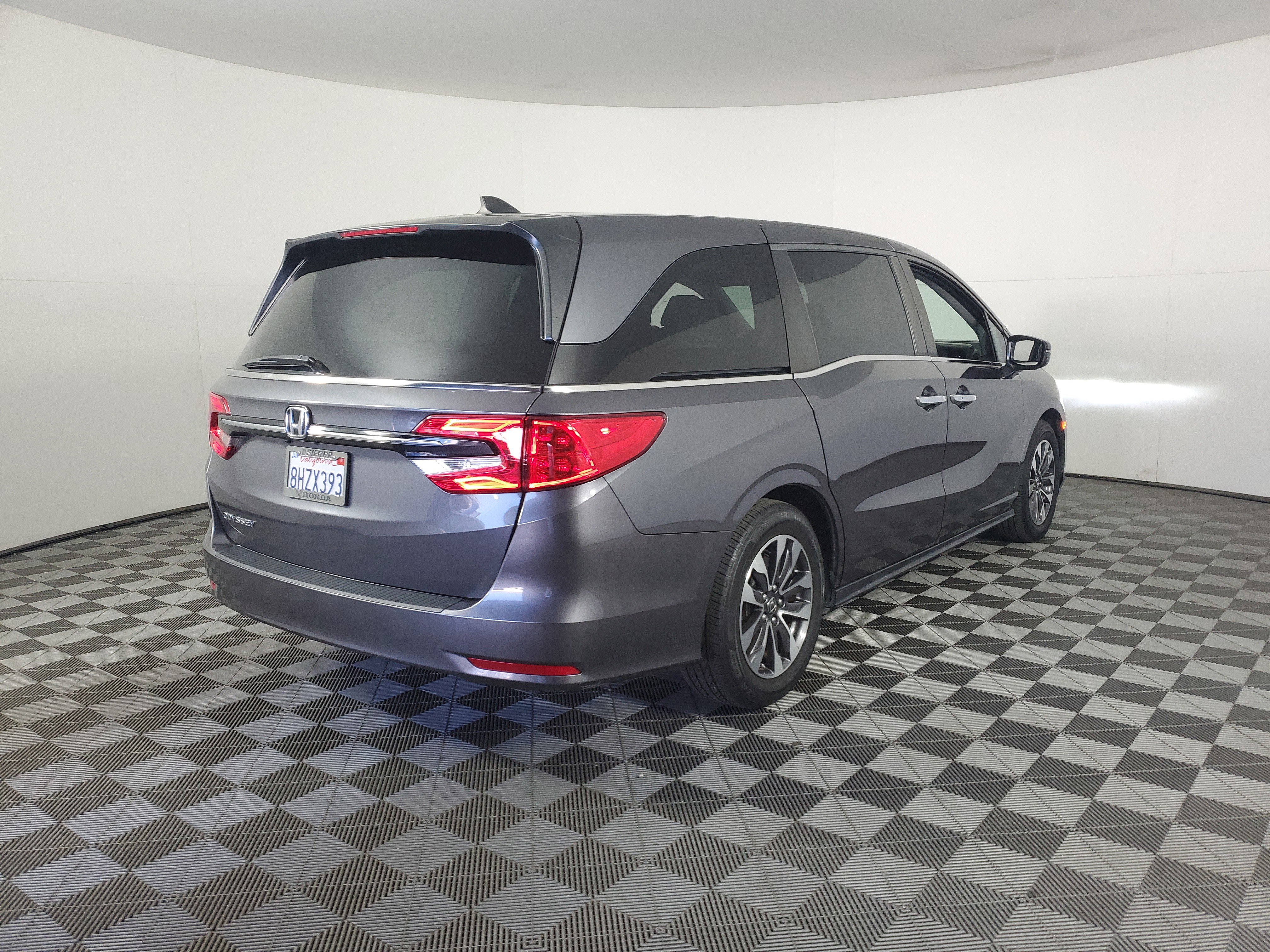 Certified 2023 Honda Odyssey EX-L image 4