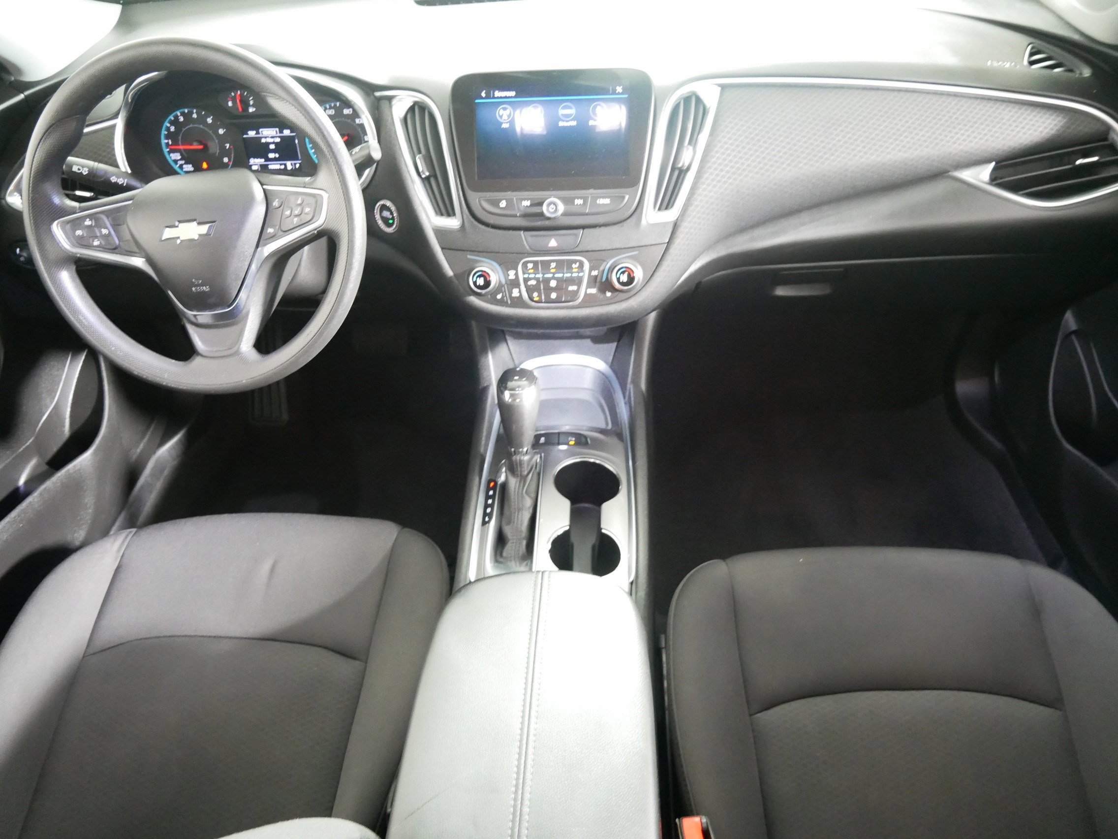 Used 2019 Chevrolet Malibu LT w/ Driver Confidence Package image 10