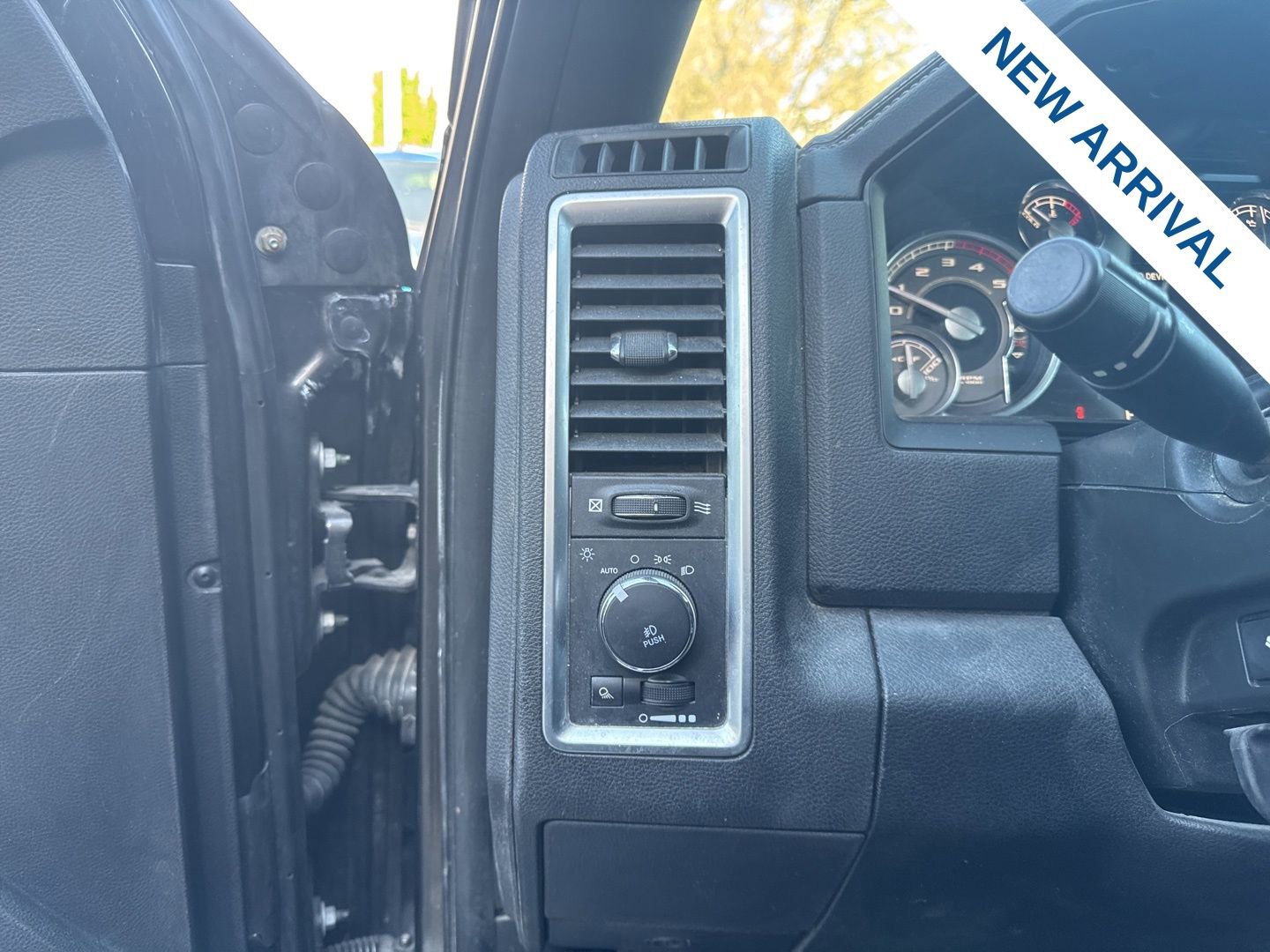 Used 2017 RAM 3500 Laramie Longhorn AWD/4WD image 19