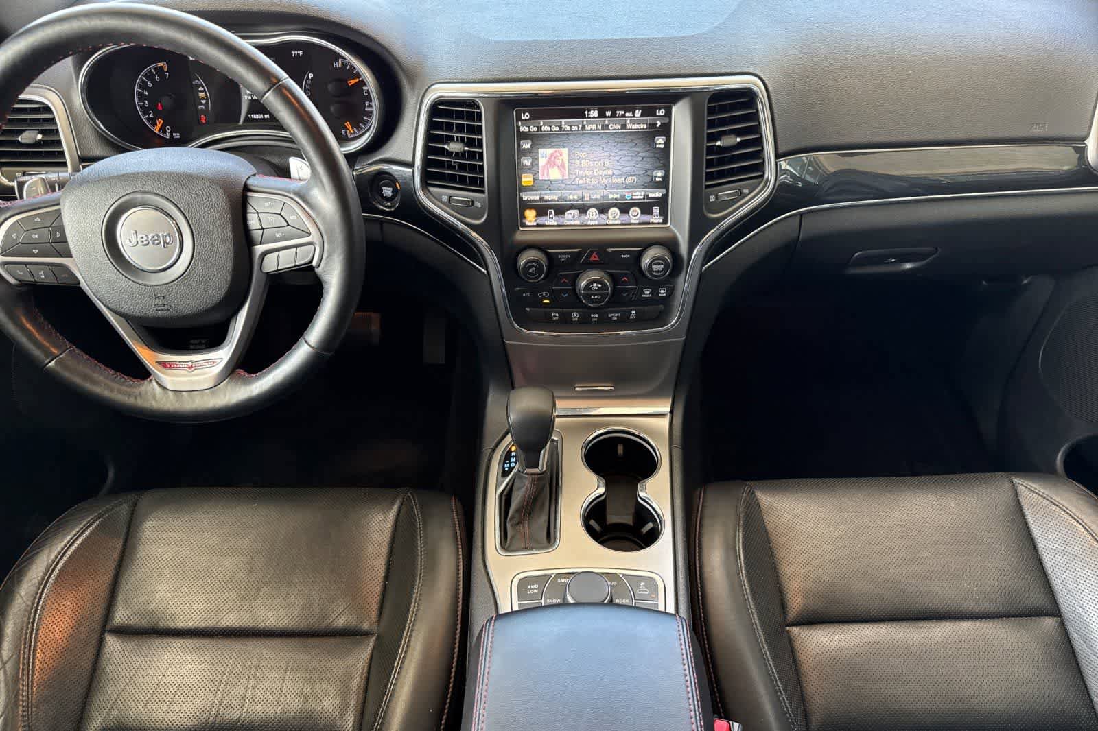 Used 2017 Jeep Grand Cherokee Trailhawk w/ Trailhawk Luxury Group AWD/4WD image 3