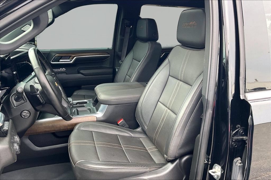 Used 2023 Chevrolet Silverado 1500 High Country w/ High Country Premium Package AWD/4WD image 25