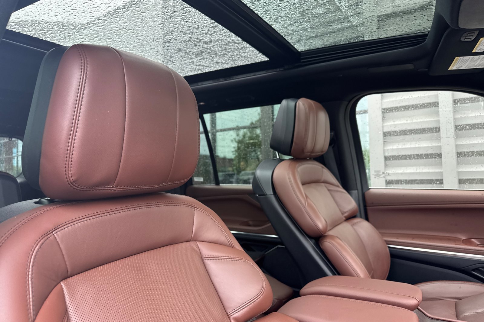 Used 2025 Lincoln Navigator Reserve image 17