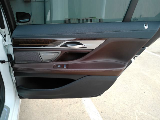 Used 2022 BMW 740i RWD image 23