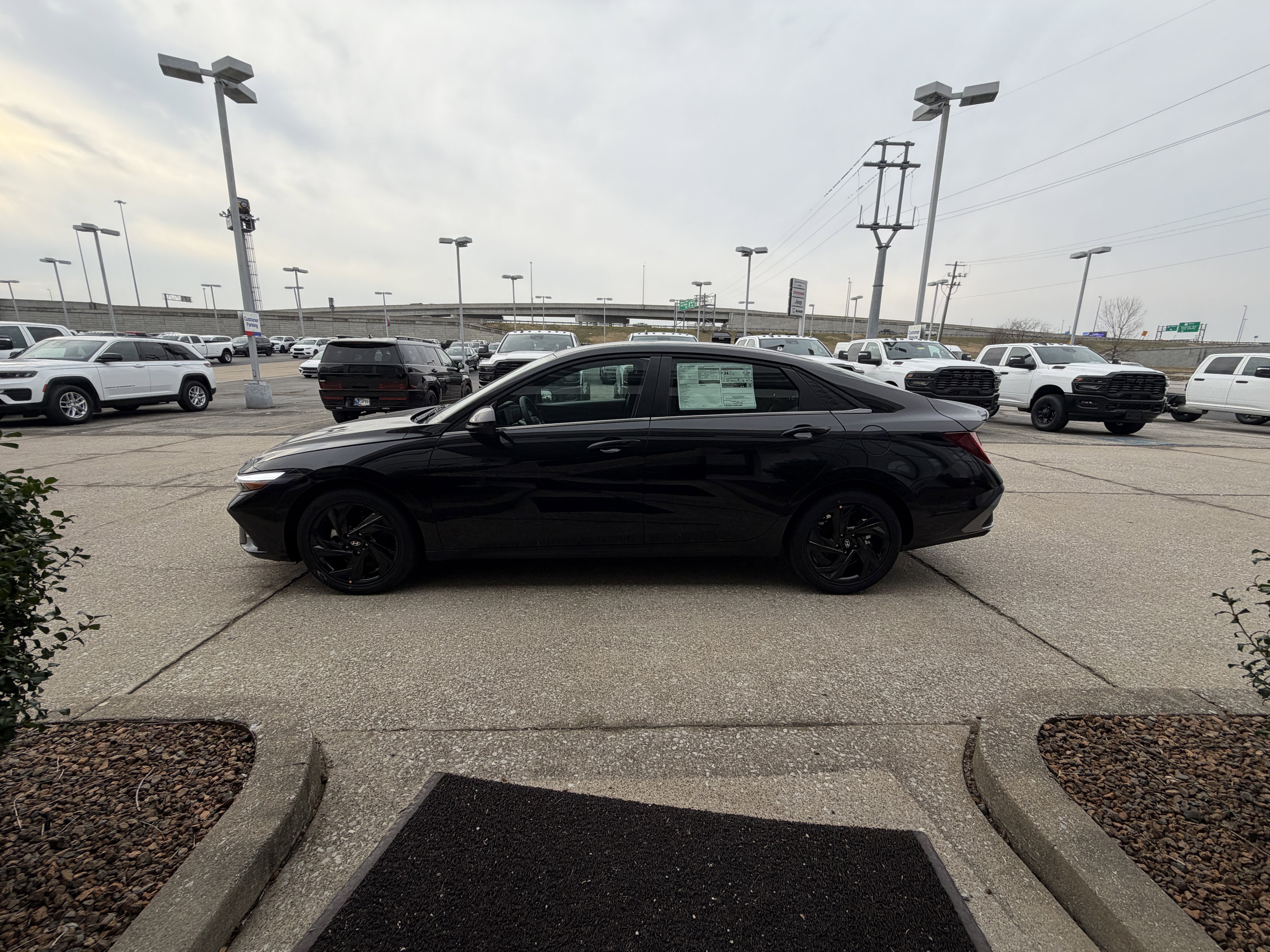 New 2026 Hyundai Elantra SEL Sport FWD image 10
