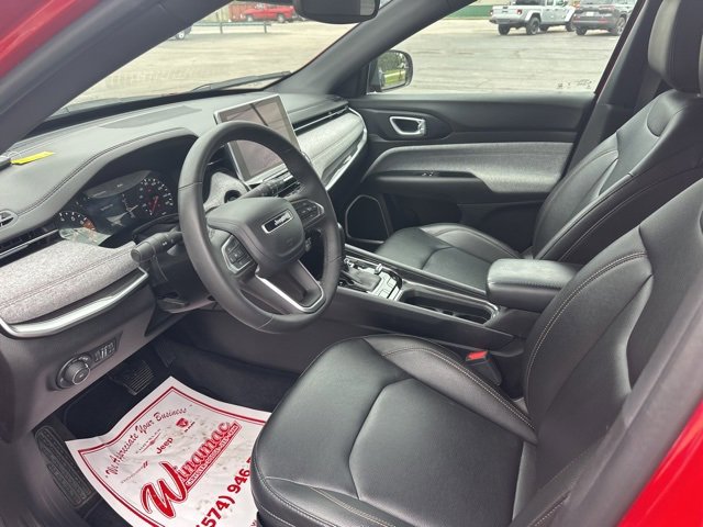 Used 2023 Jeep Compass Latitude image 10