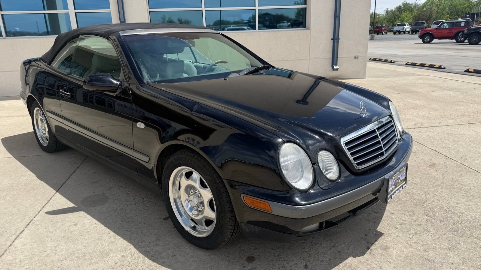 Used 1999 Mercedes-Benz CLK 320 Cabriolet image 3