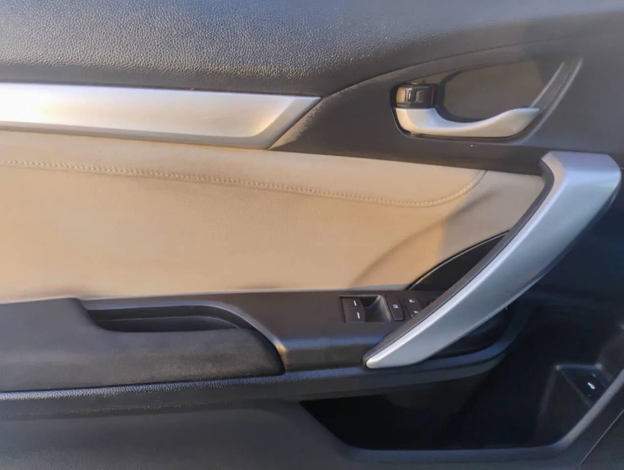 Used 2018 Honda Civic EX-T image 16