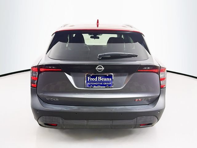 Certified 2025 Nissan Kicks SR w/ SR Premium Package AWD/4WD image 8