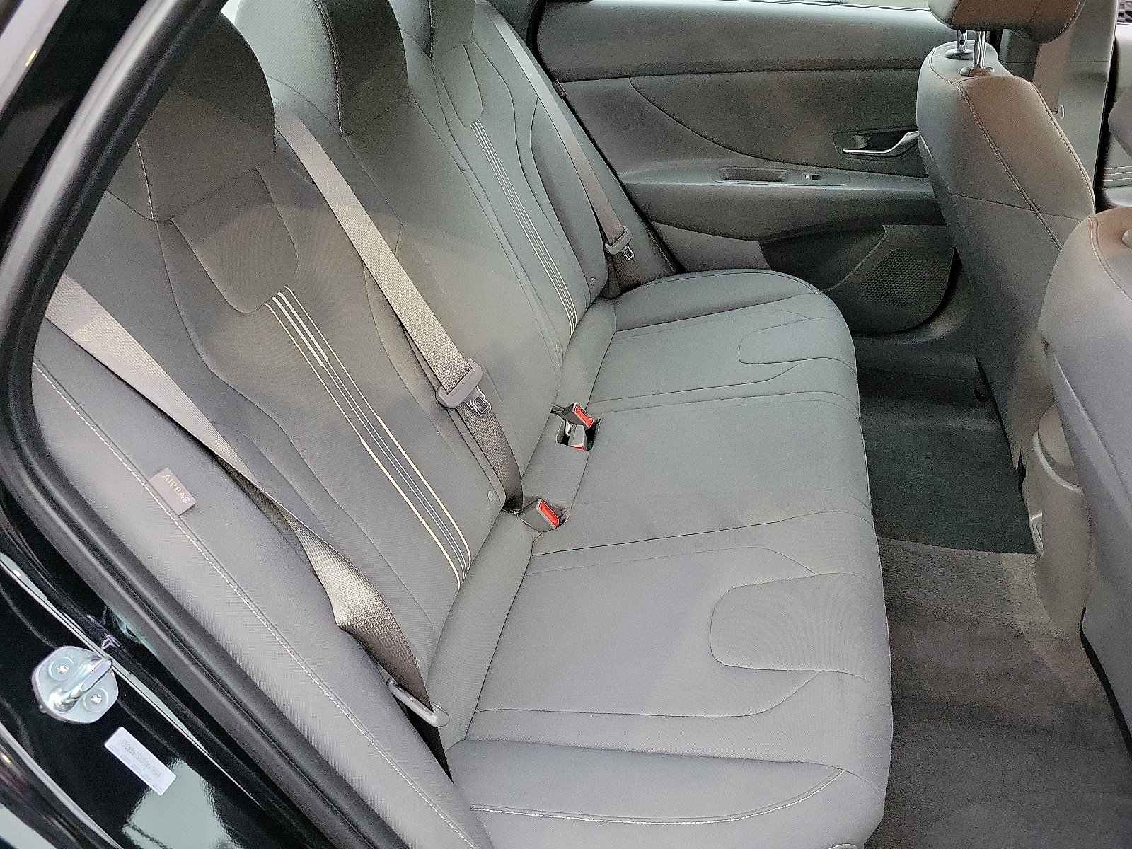 Certified 2025 Hyundai Elantra Sport image 17