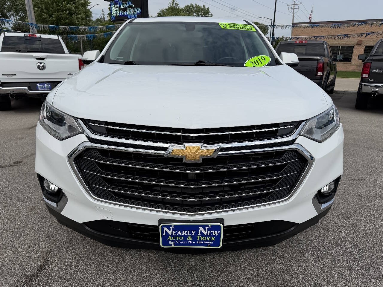 Used 2019 Chevrolet Traverse LT AWD/4WD image 2