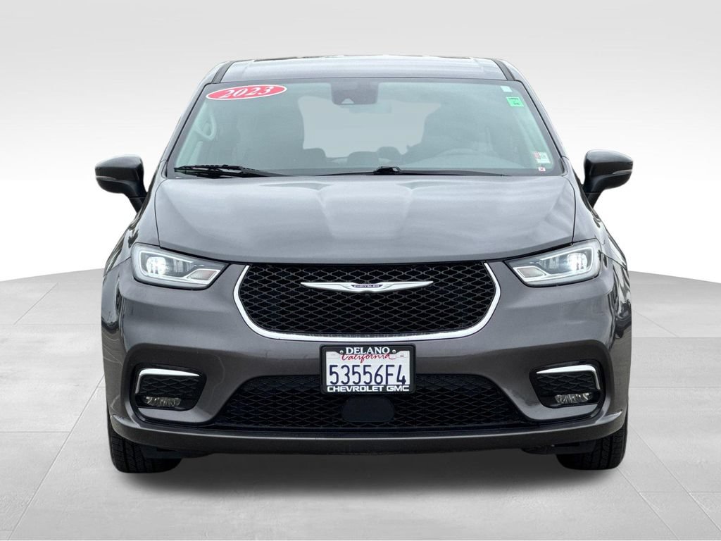 Used 2023 Chrysler Pacifica Touring-L FWD image 8