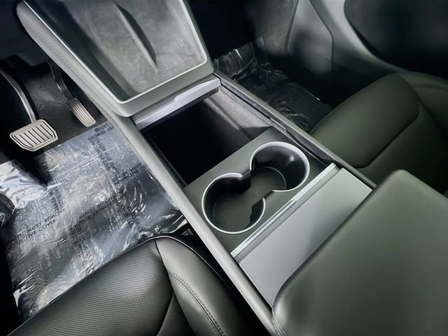 Used 2026 Tesla Model Y Long Range image 23