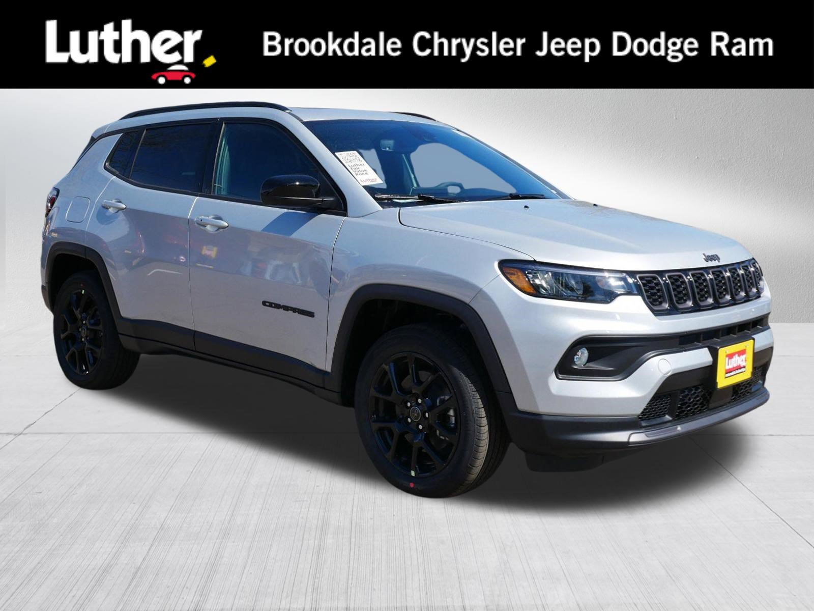 New 2026 Jeep Compass Latitude w/ Sun and Sound Group AWD/4WD image 1