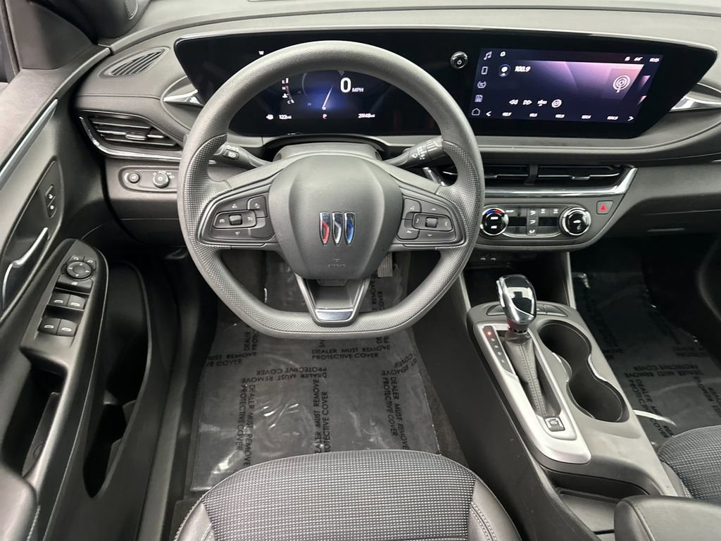 Used 2025 Buick Envista Preferred image 13