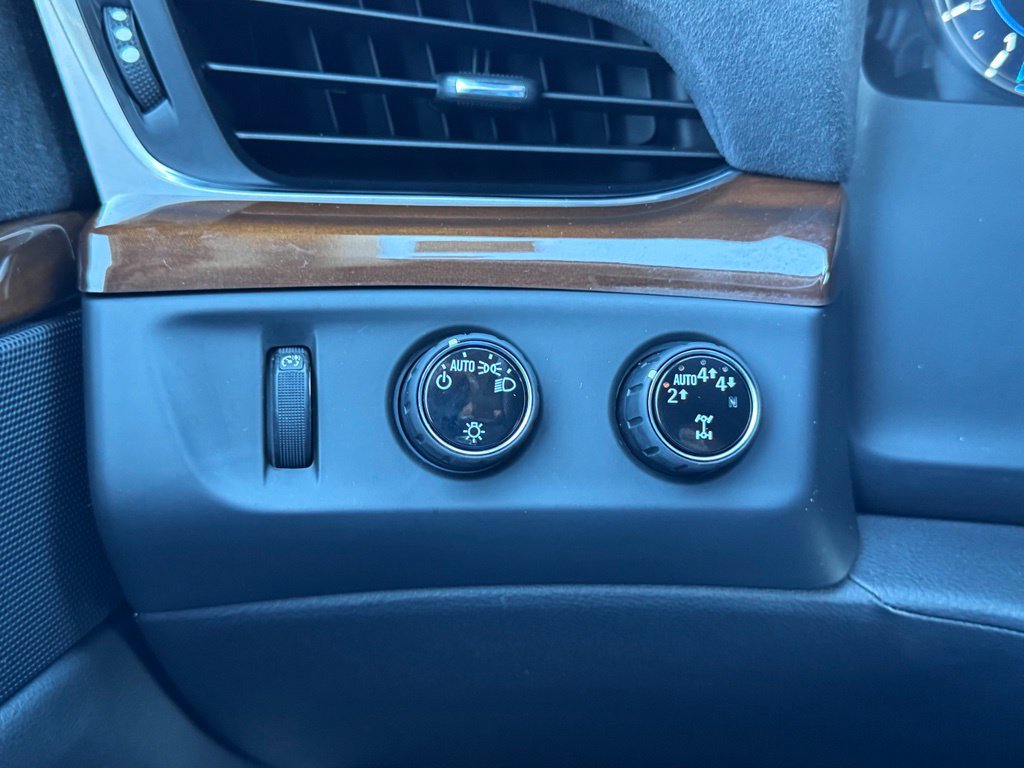 Used 2020 Cadillac Escalade Luxury AWD/4WD image 40