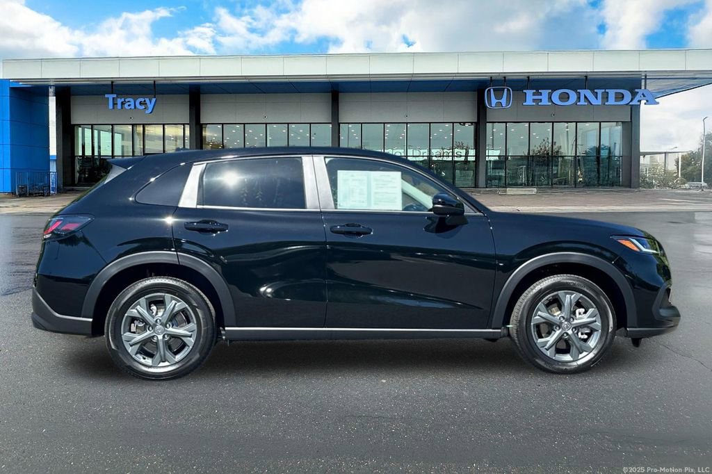 Certified 2026 Honda HR-V LX image 4