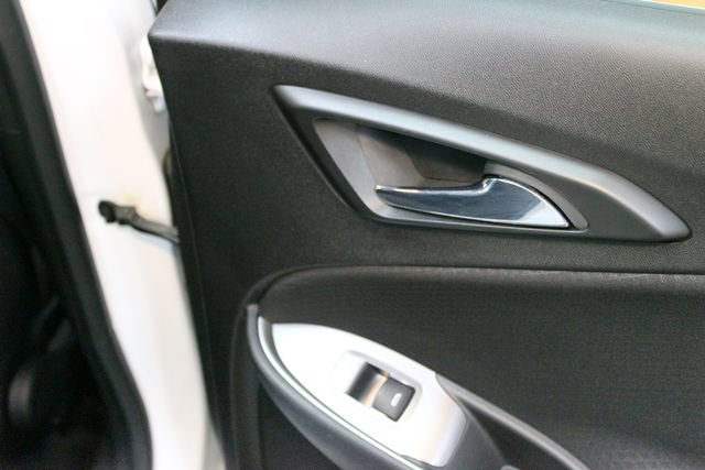Used 2022 Chevrolet Malibu LT FWD image 13