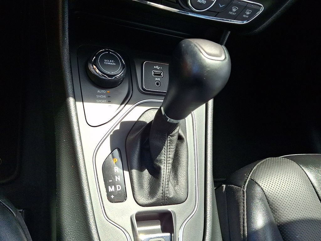 Used 2022 Jeep Cherokee Latitude Lux w/ Sun & Sound Group AWD/4WD image 22