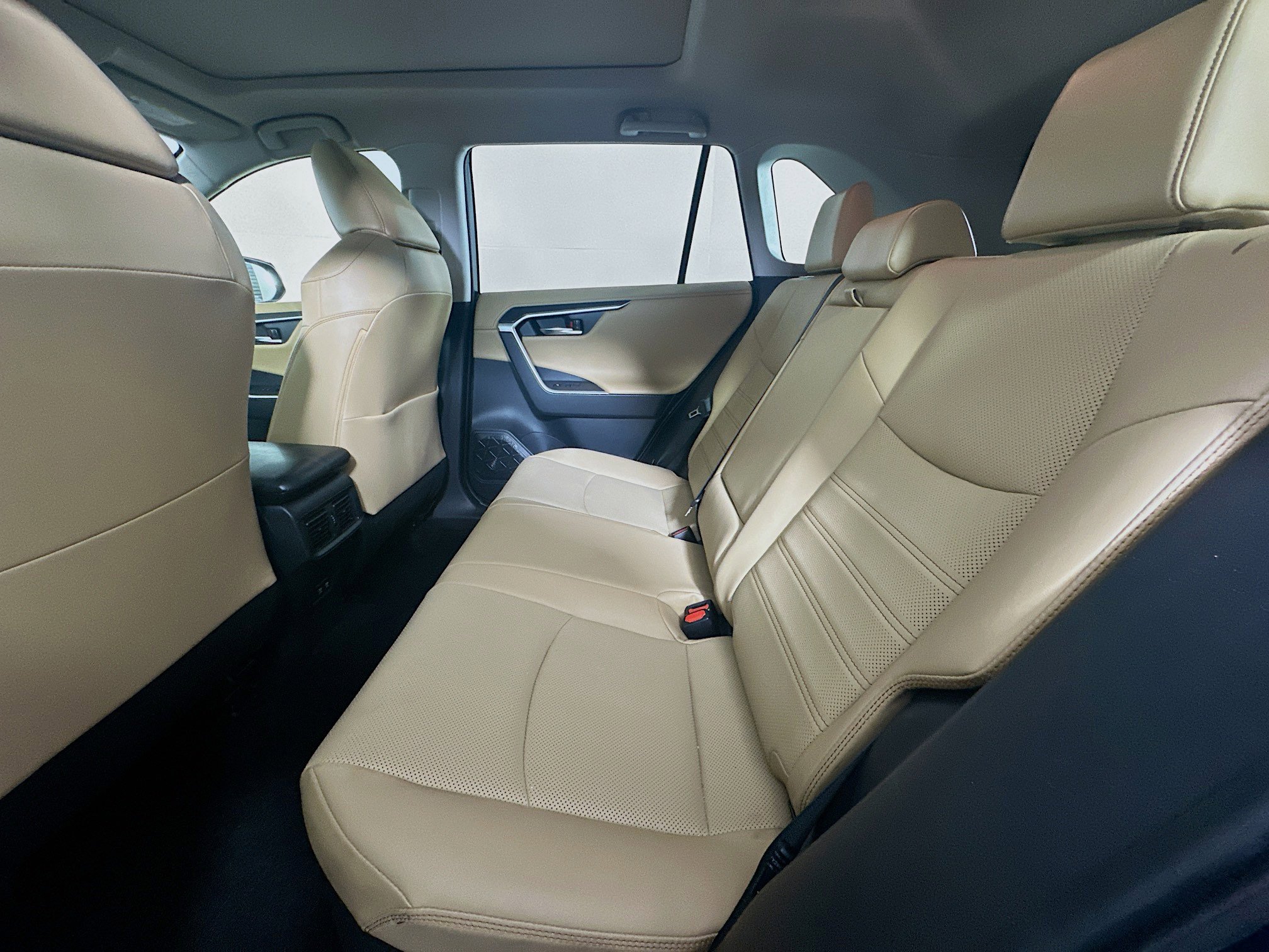 Used 2019 Toyota RAV4 Limited image 29