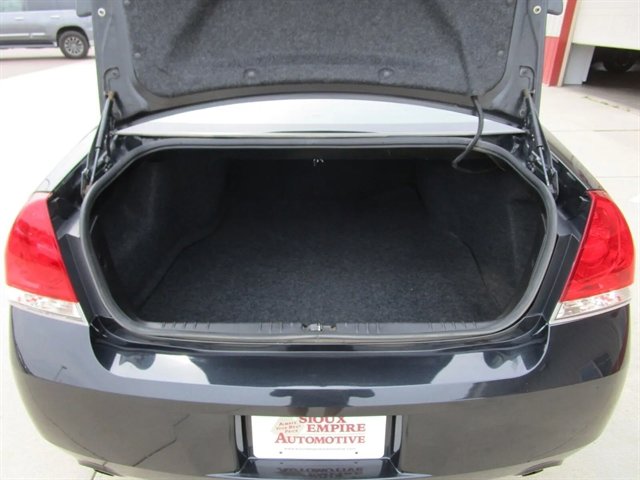 Used 2012 Chevrolet Impala LTZ FWD image 14