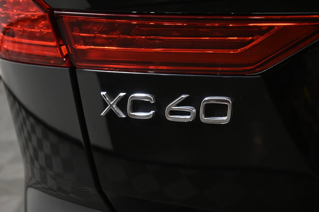 Used 2021 Volvo XC60 T5 Inscription w/ Climate Package image 40