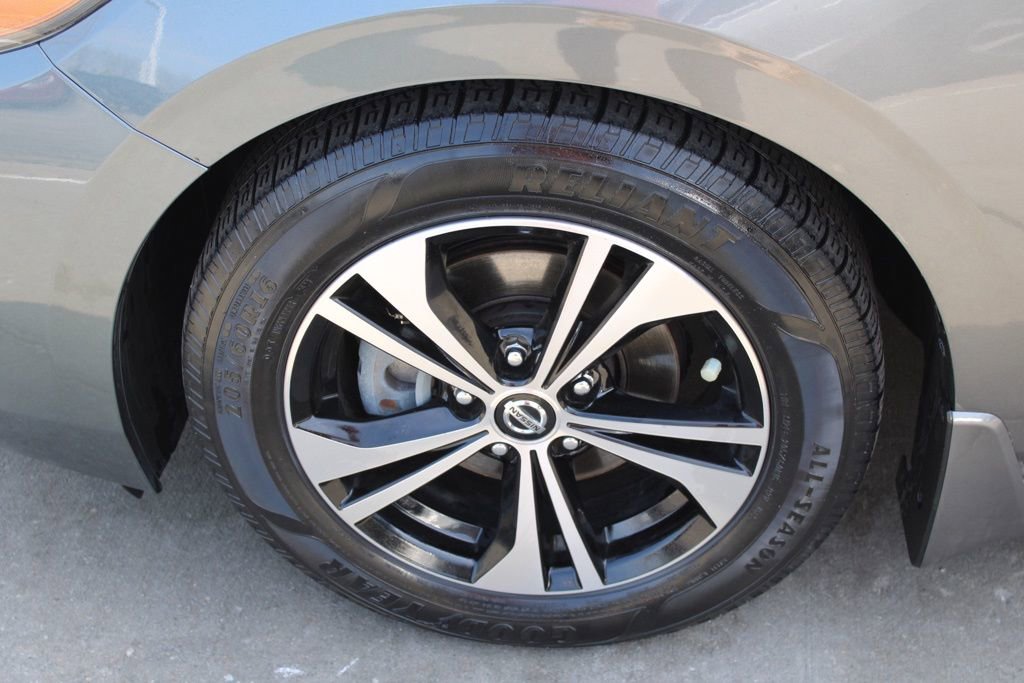Used 2022 Nissan Sentra SV image 11