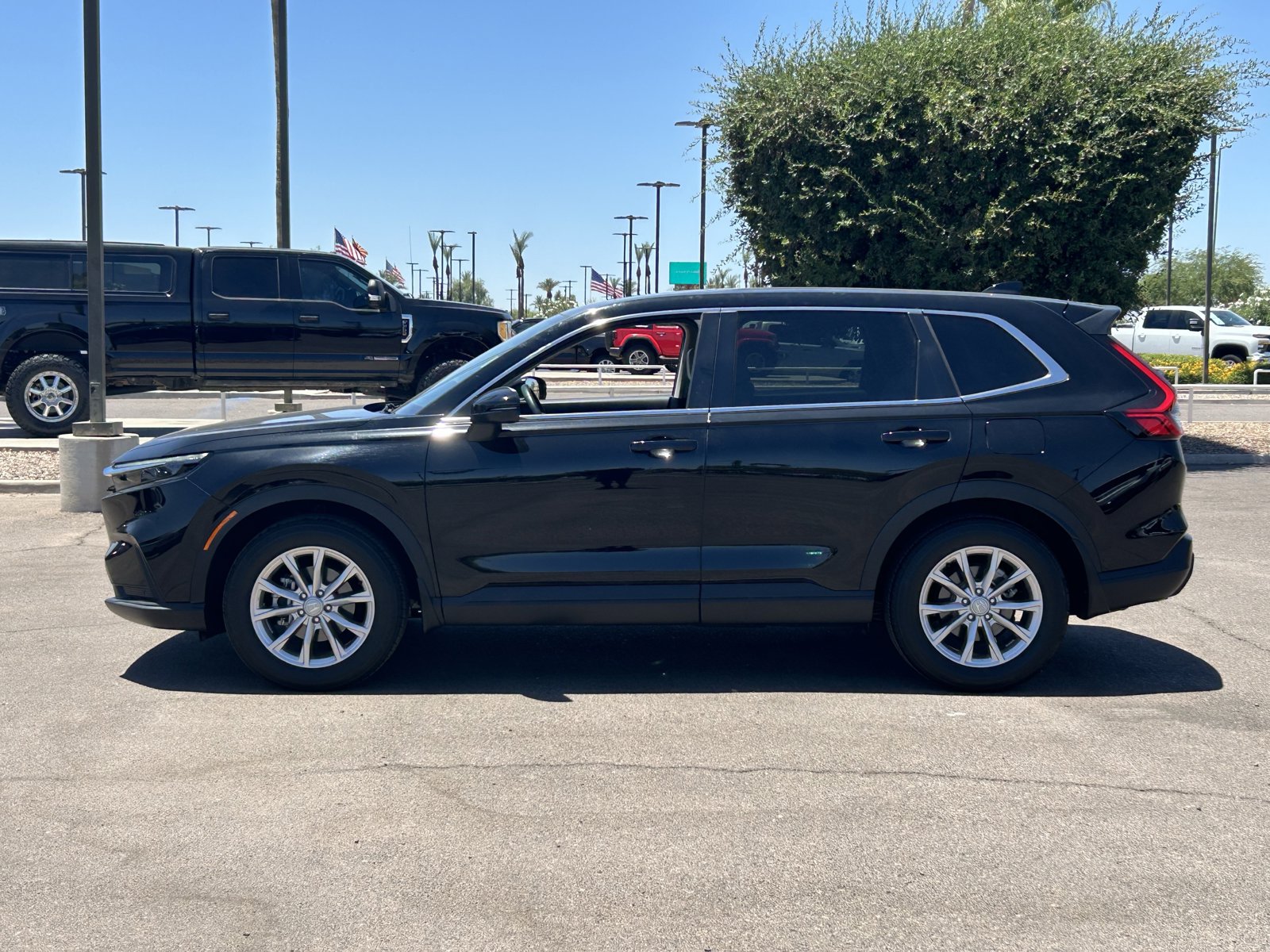 Used 2024 Honda CR-V EX-L image 2
