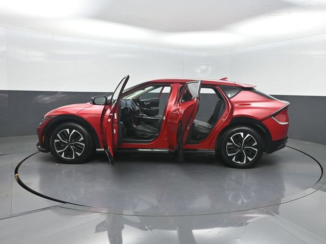 Used 2024 Kia EV6 Wind RWD image 33