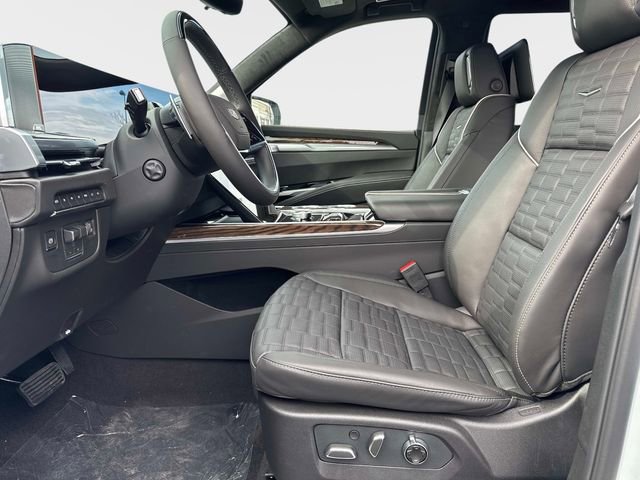 New 2026 Cadillac Escalade Platinum Sport w/ LPO, ONYX Package image 17