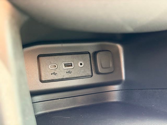 Used 2024 Chevrolet Equinox LT w/ LPO, Floor Liner Package FWD image 16