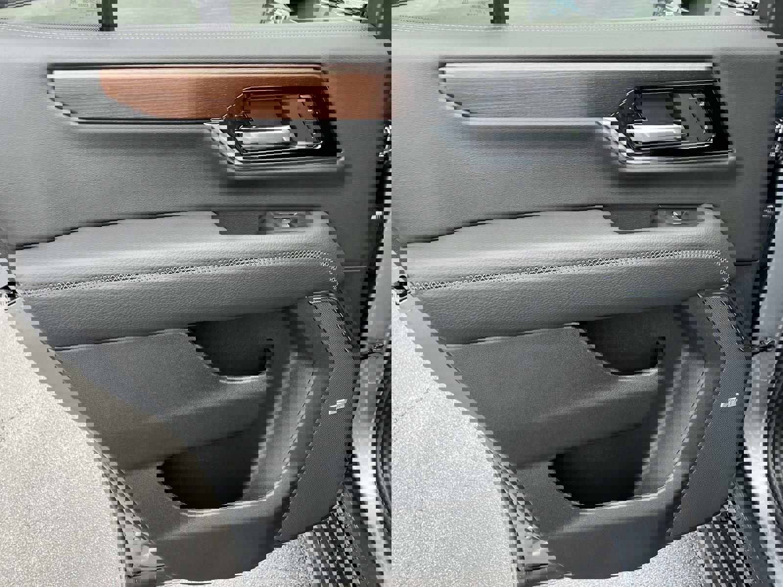 New 2026 GMC Yukon Denali w/ Denali Reserve Package image 19