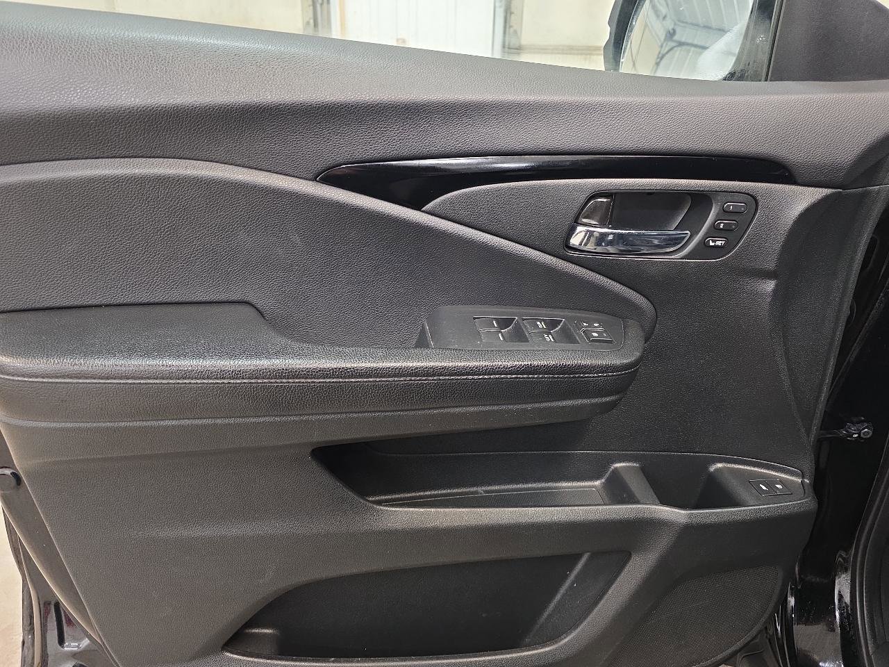 Used 2016 Honda Pilot Touring image 24