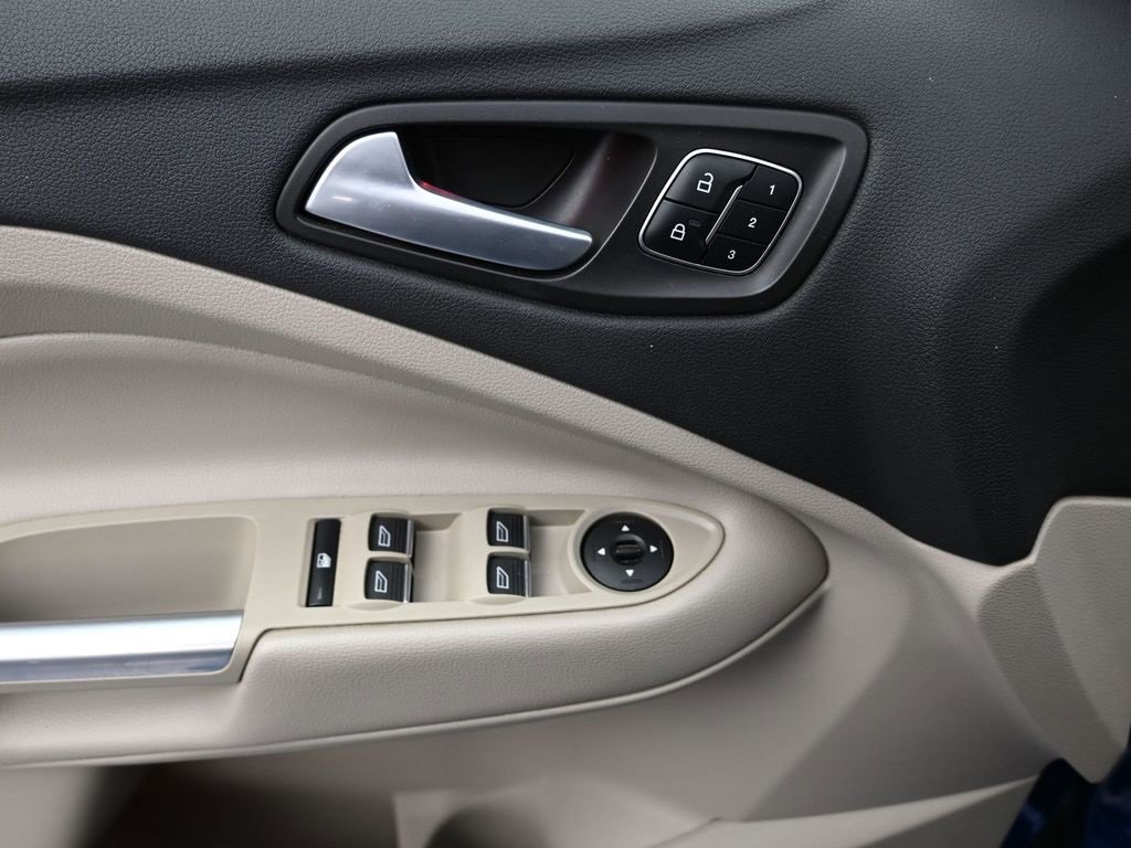 Used 2017 Ford Escape Titanium image 12