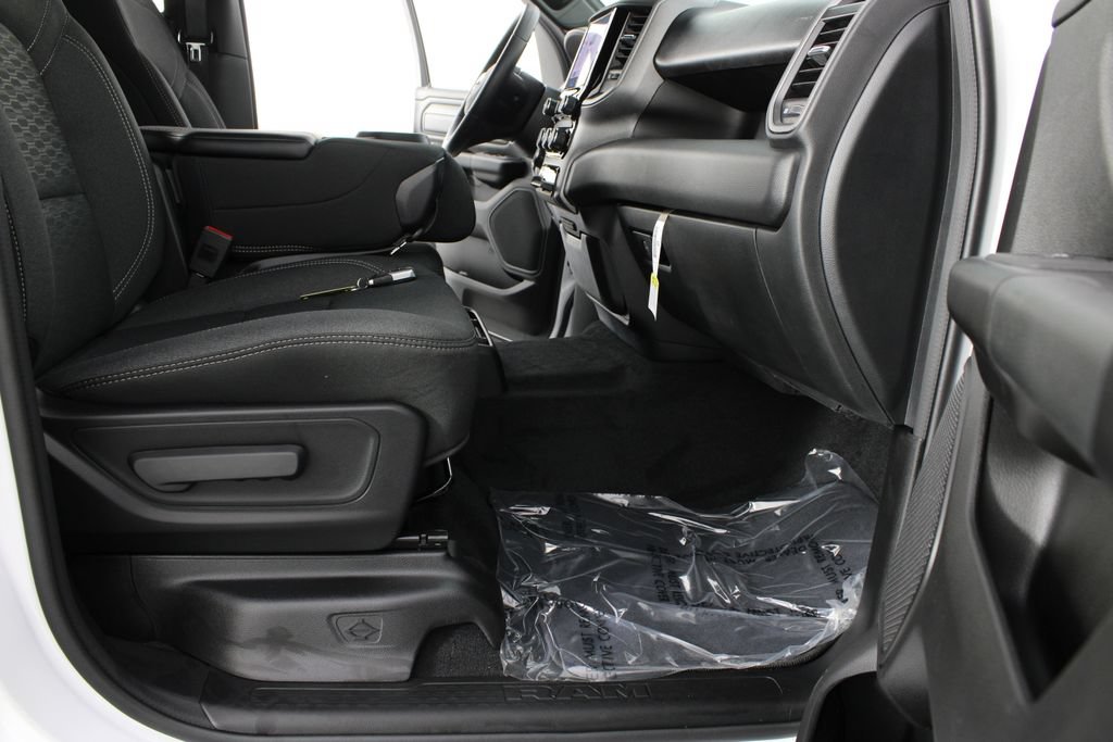 New 2026 RAM 1500 Express AWD/4WD image 19