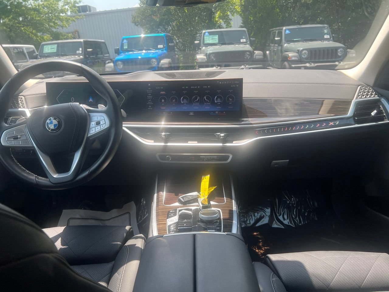 Used 2023 BMW X7 xDrive40i w/ Parking Assistance Package AWD/4WD image 20