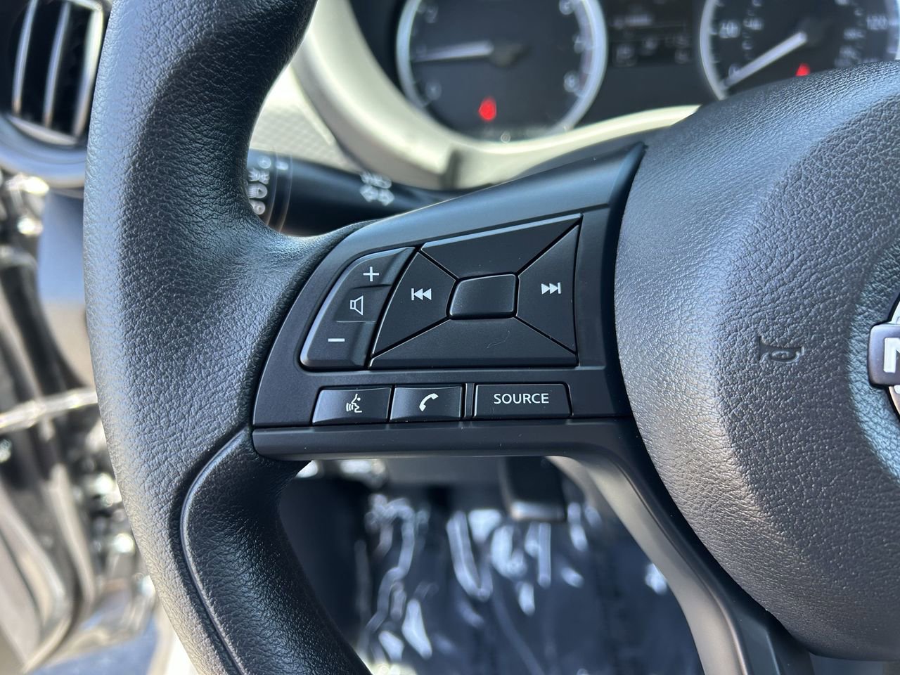 New 2025 Nissan Kicks Play S image 30