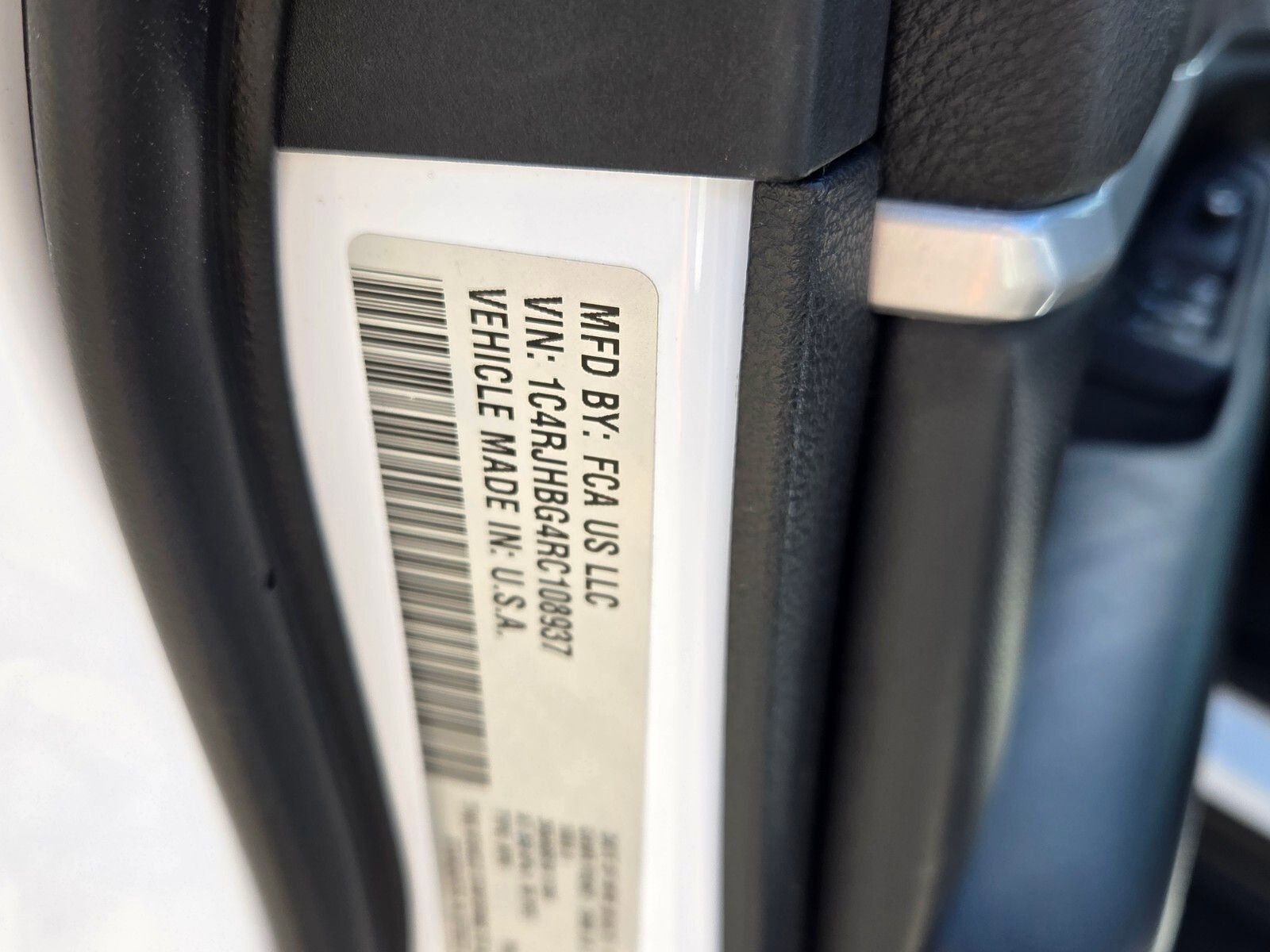 Used 2024 Jeep Grand Cherokee Limited image 20