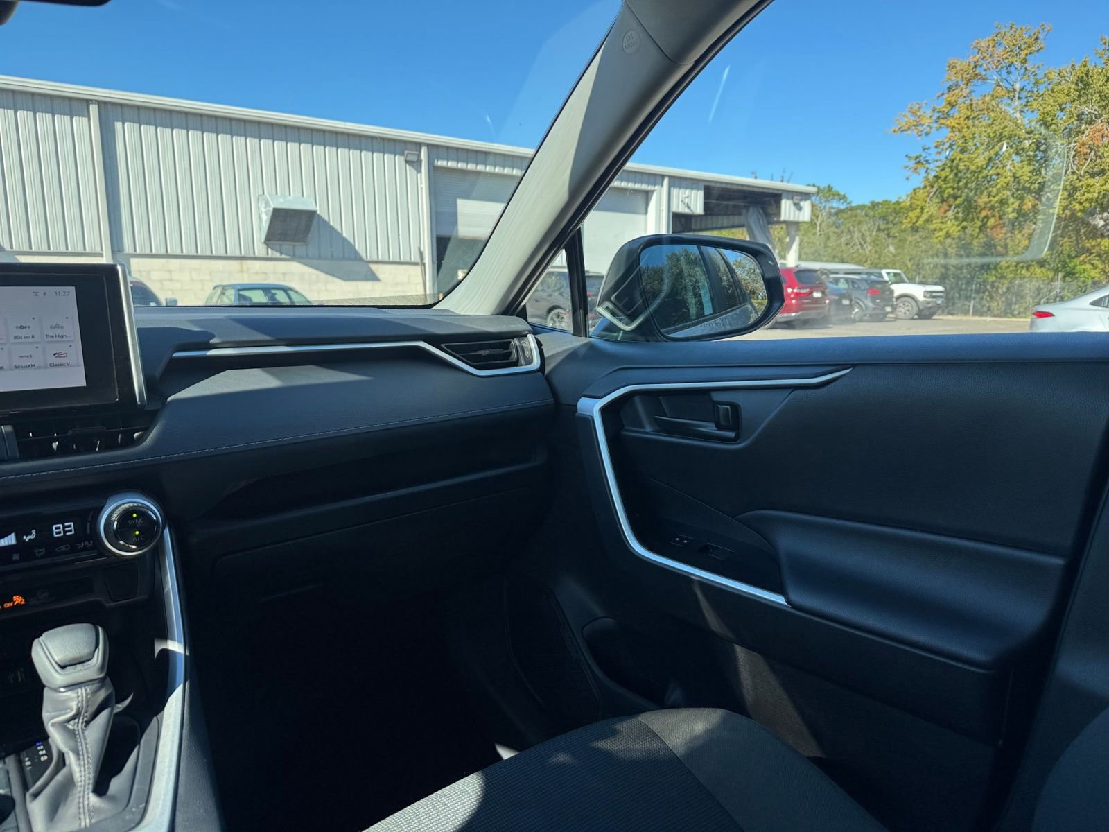 Used 2025 Toyota RAV4 LE image 34